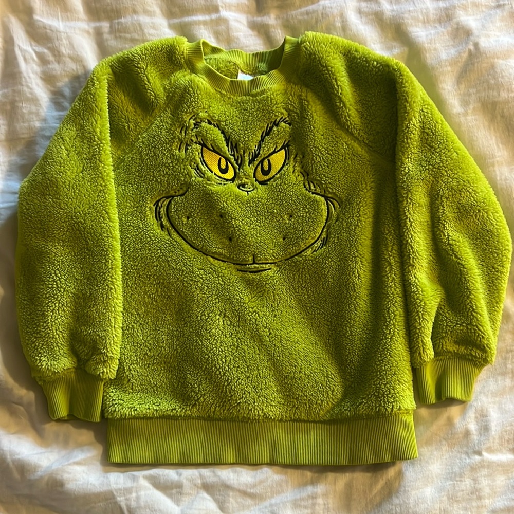 Dr. Suess Grinch Marshmallow sweatshirt. HannaAnderson  size 6/7 (120cm)